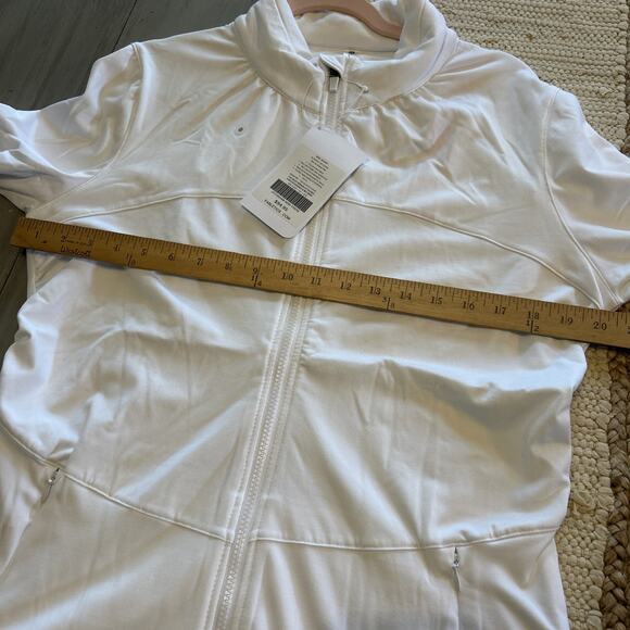 NWT Fabletics Kira Jacket Running For Cover White Full Zip Media Hole Sz XXL - Picture 6 of 11